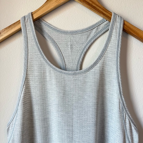 lululemon Long Distance Running Tank Heathered Hail Size 4 - Picture 2 of 15